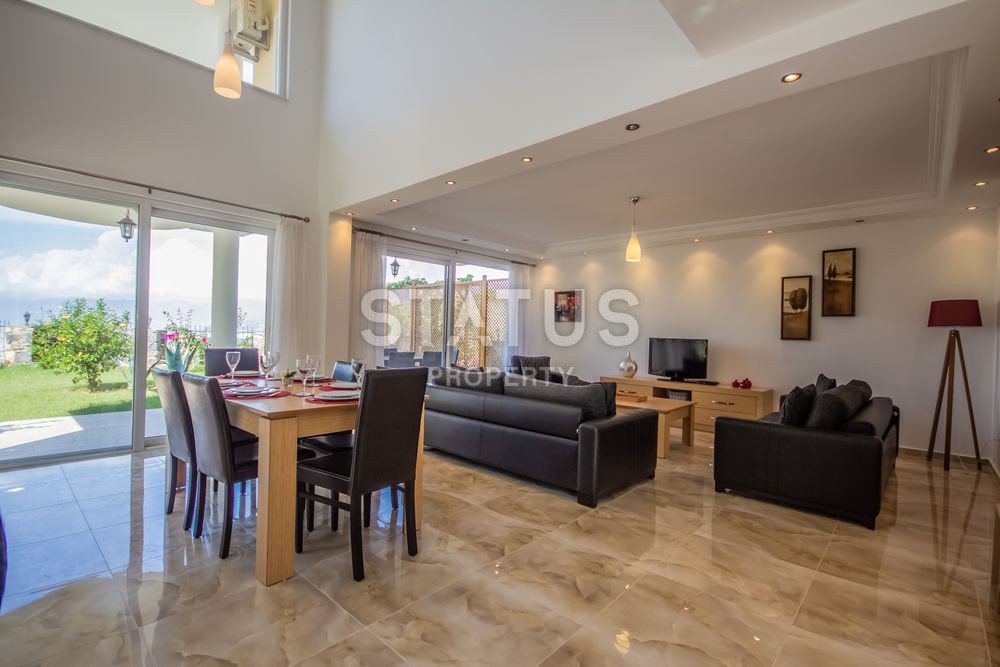 Просторная вилла 3+1 с видом на море в районе Каргыджак, 200 м2 фото 26