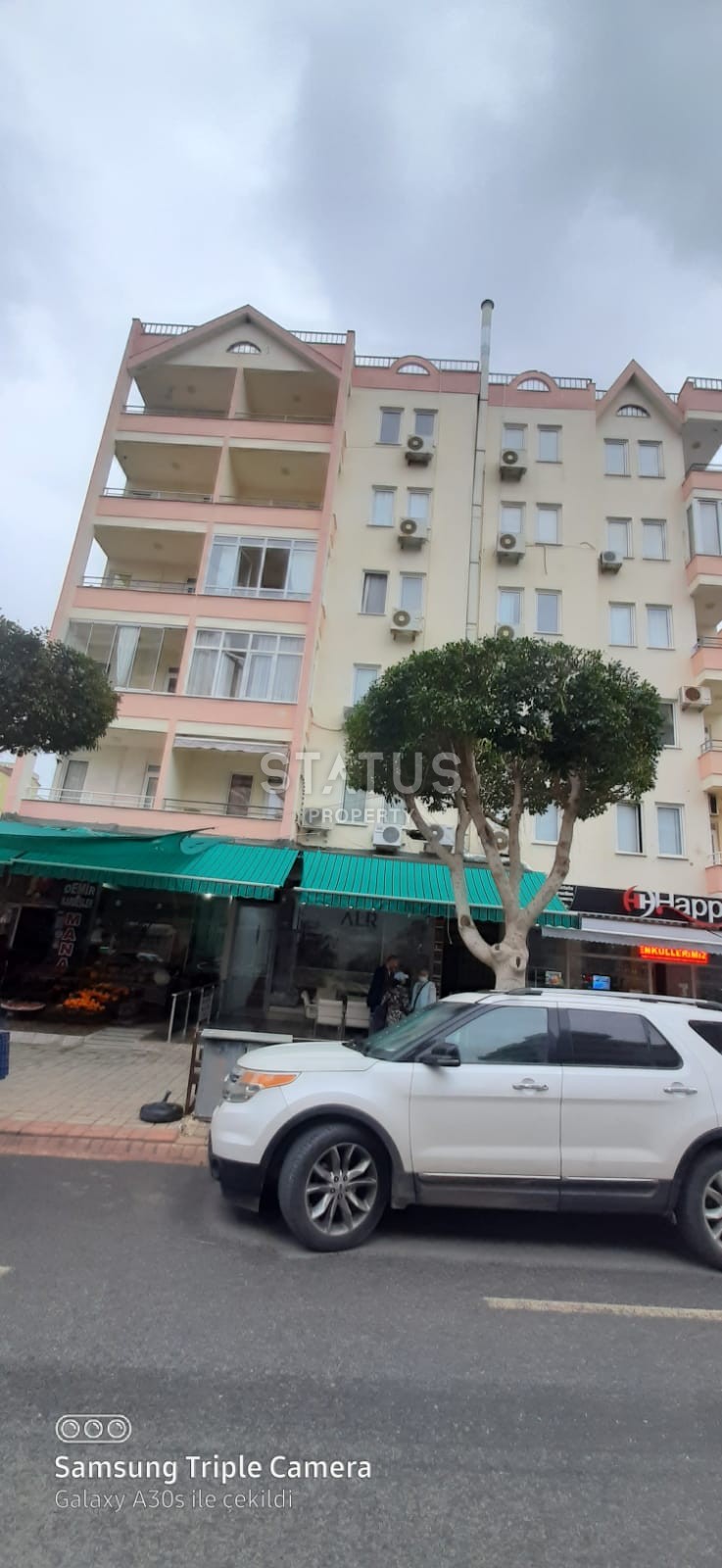Квартира 1+1 в Махмутларе на центральной улице Барбарос, 55 м2 фото 1