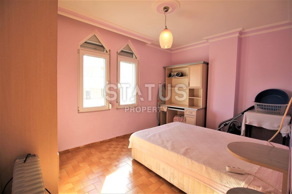 Бюджетная квартира в центре города, в ста метрах от моря, 55 м2 фото 5