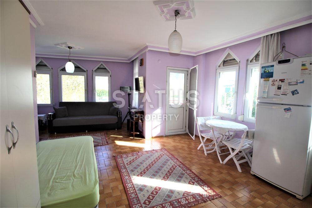 Бюджетная квартира в центре города, в ста метрах от моря, 55 м2 фото 7