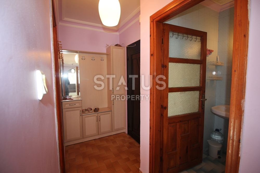 Бюджетная квартира в центре города, в ста метрах от моря, 55 м2 фото 11