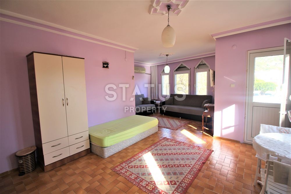 Бюджетная квартира в центре города, в ста метрах от моря, 55 м2 фото 12