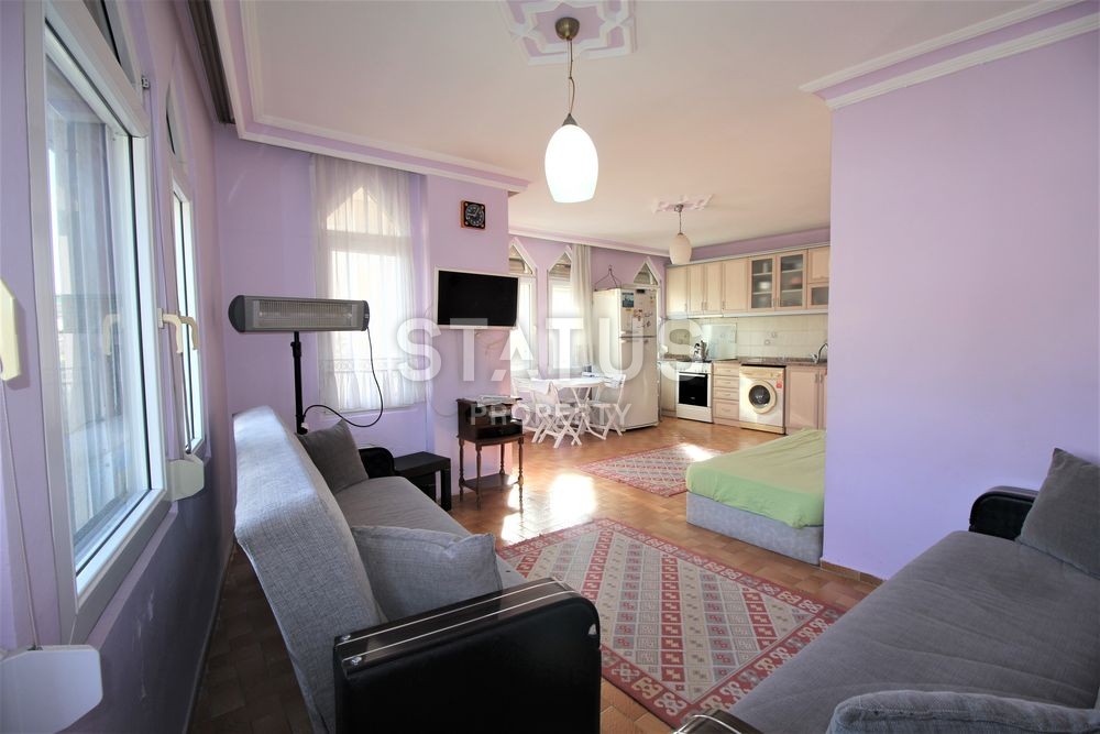 Бюджетная квартира в центре города, в ста метрах от моря, 55 м2 фото 13