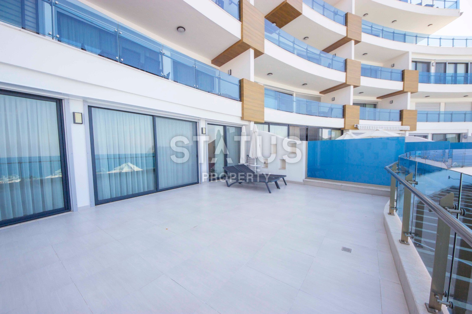 Просторная квартира планировки 2+1, 156 м 2 в комплексе класса люкс отельного типа с собственным пляжем, район Конаклы, Аланья фото 9