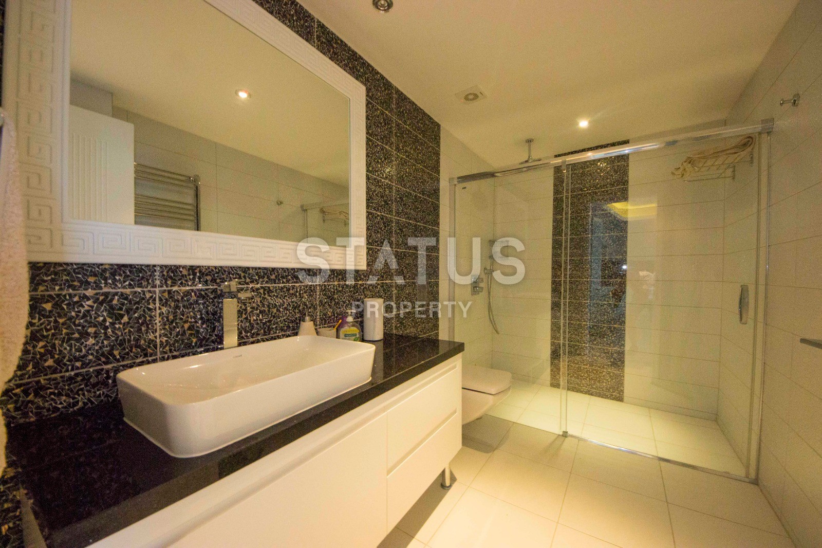 Просторная квартира планировки 2+1, 156 м 2 в комплексе класса люкс отельного типа с собственным пляжем, район Конаклы, Аланья фото 25