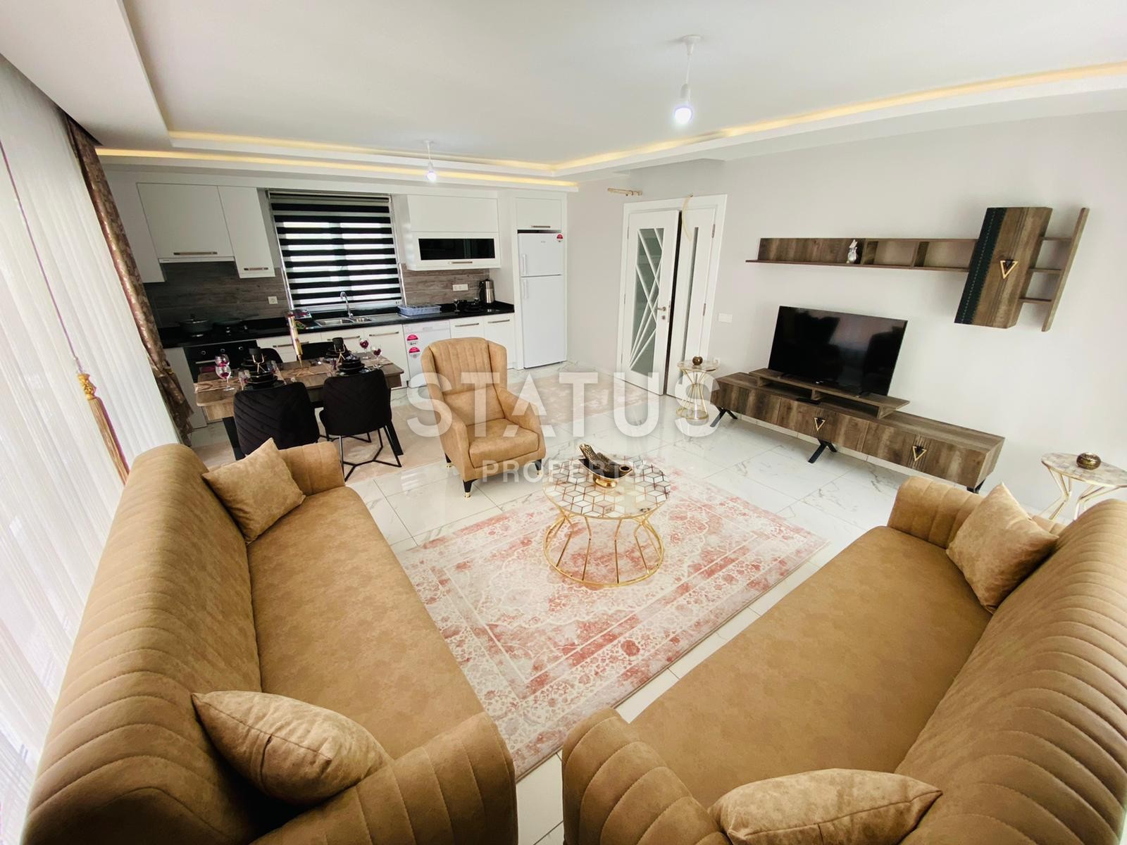 Трехкомнатная квартира с мебелью с большой террасой, 120 м2 фото 2