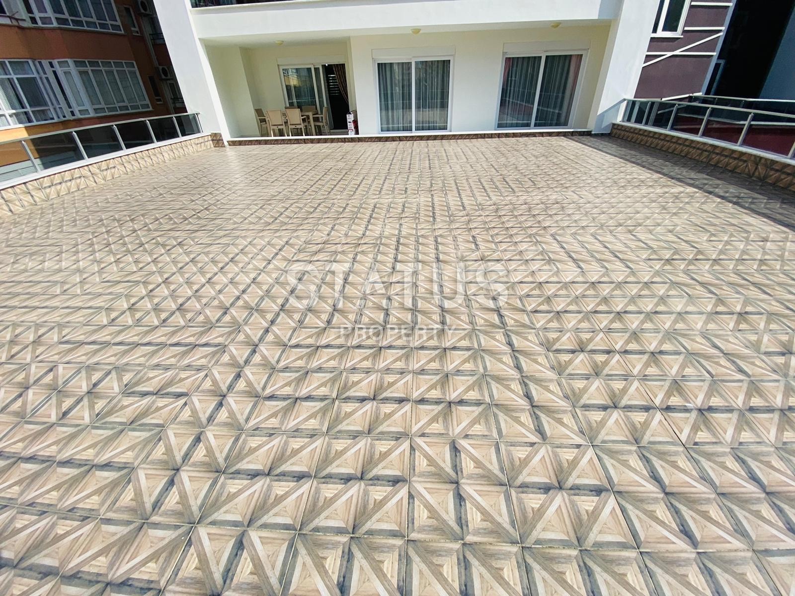 Трехкомнатная квартира с мебелью с большой террасой, 120 м2 фото 13