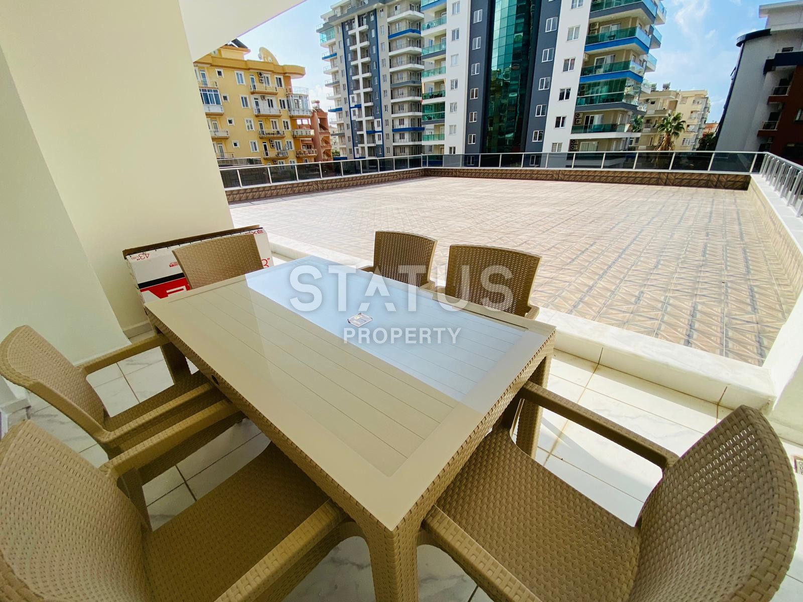 Трехкомнатная квартира с мебелью с большой террасой, 120 м2 фото 29