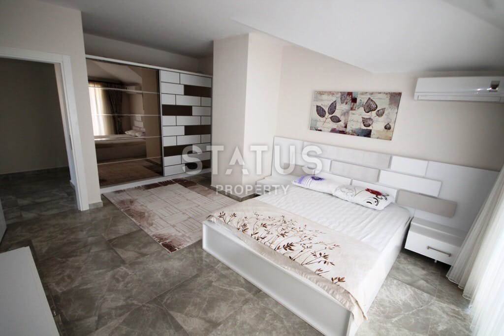 Двух уровневая квартира 4+1 недалеко от моря в районе Оба, 250 м2. фото 3