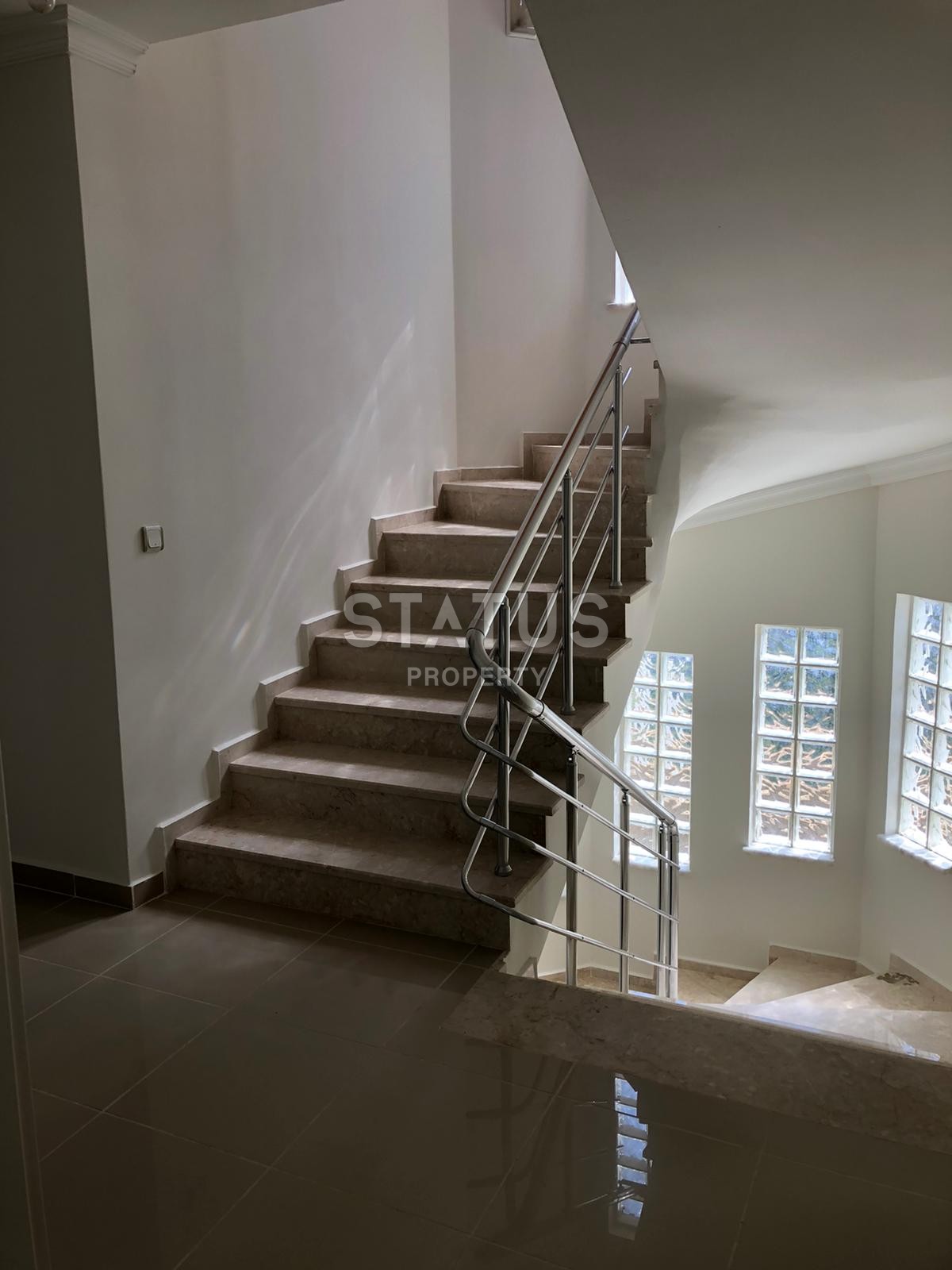 Villa 4+1 with its own territory of 500 m2 in Kargicak. фото 15