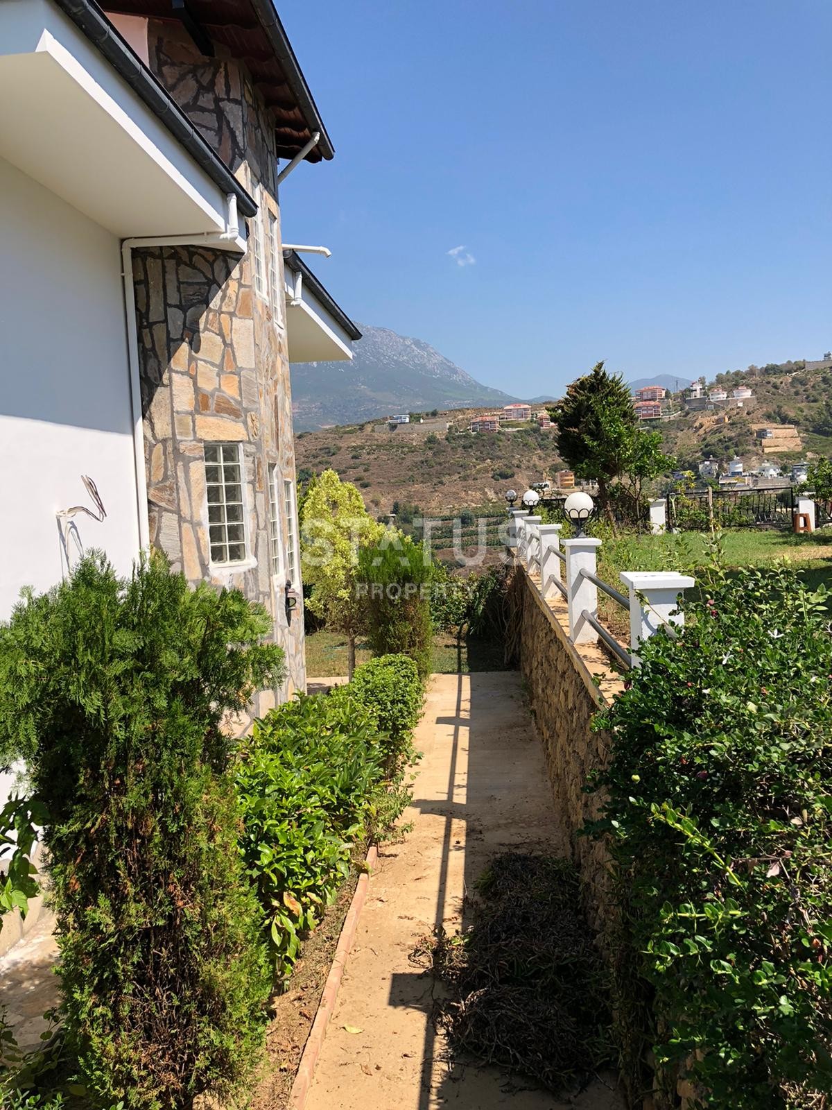 Villa 4+1 with its own territory of 500 m2 in Kargicak. фото 31