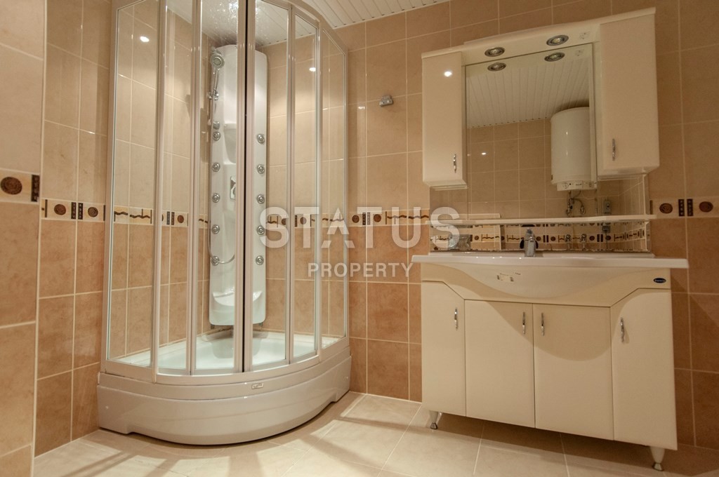 Вид на море! Первая линия! Престижный район Тосмур! Большая квартира за малые деньги! 120 кв.м. фото 27