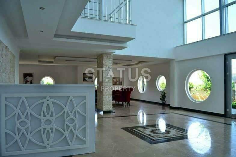 Меблированный дуплекс 2+1 с видом на море и горы в районе Кестель, 165 м2. фото 7