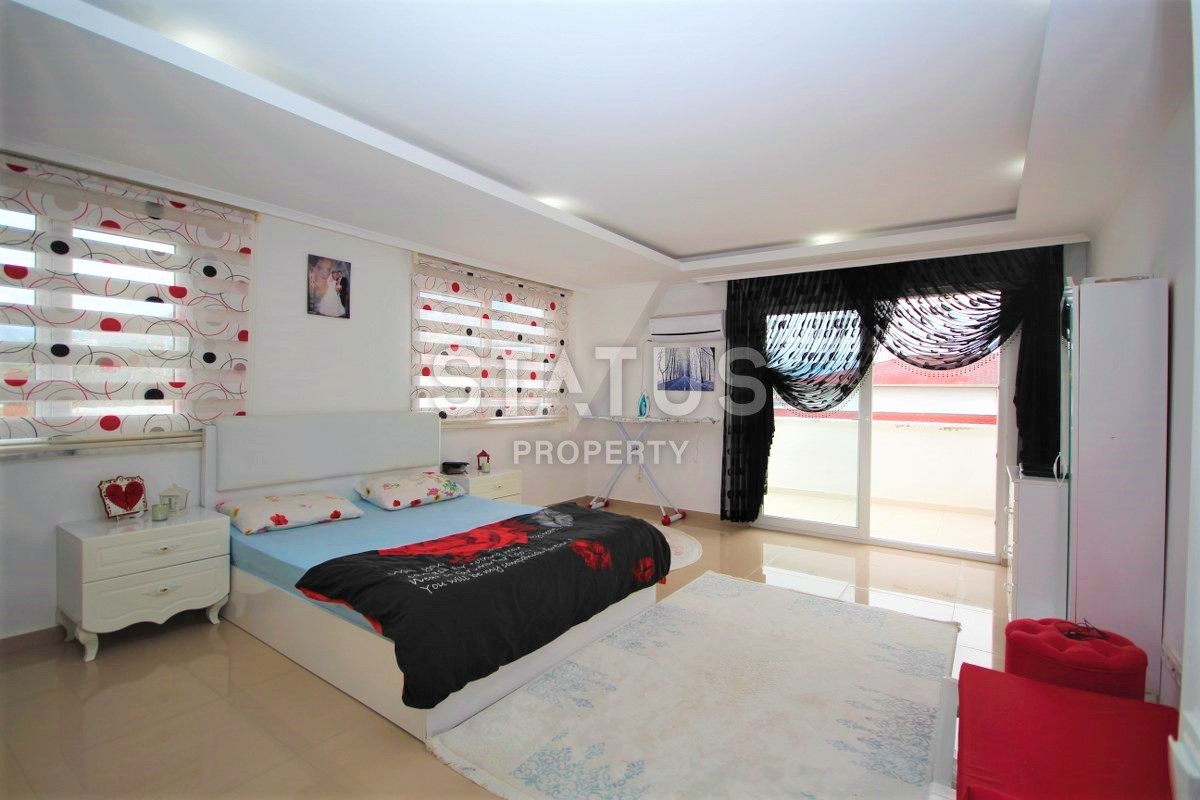 Меблированный дуплекс 2+1 с видом на море и горы в районе Кестель, 165 м2. фото 11