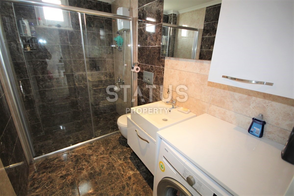 Меблированный дуплекс 2+1 с видом на море и горы в районе Кестель, 165 м2. фото 19