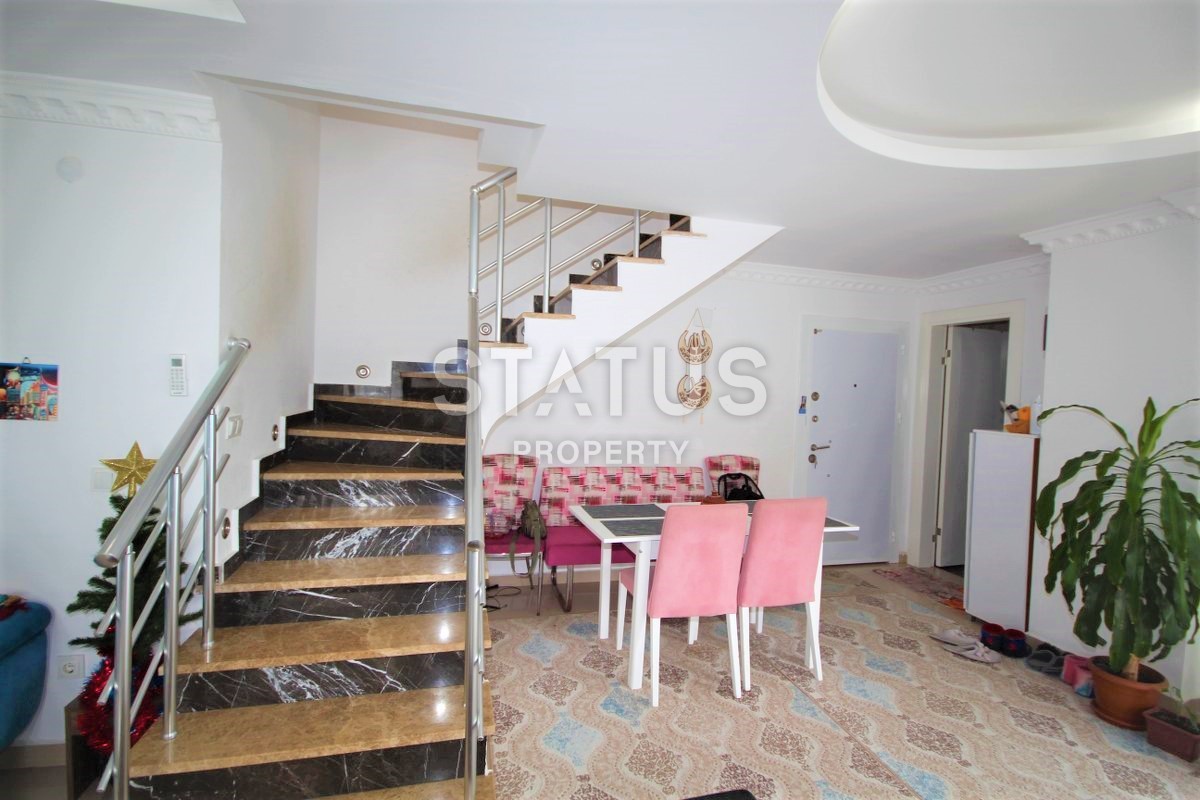 Меблированный дуплекс 2+1 с видом на море и горы в районе Кестель, 165 м2. фото 20