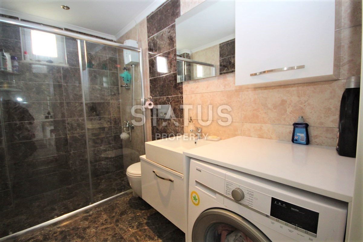 Меблированный дуплекс 2+1 с видом на море и горы в районе Кестель, 165 м2. фото 22