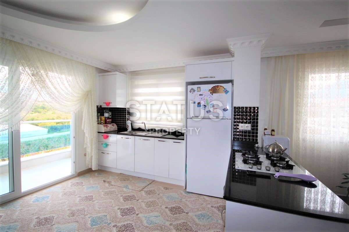 Меблированный дуплекс 2+1 с видом на море и горы в районе Кестель, 165 м2. фото 27