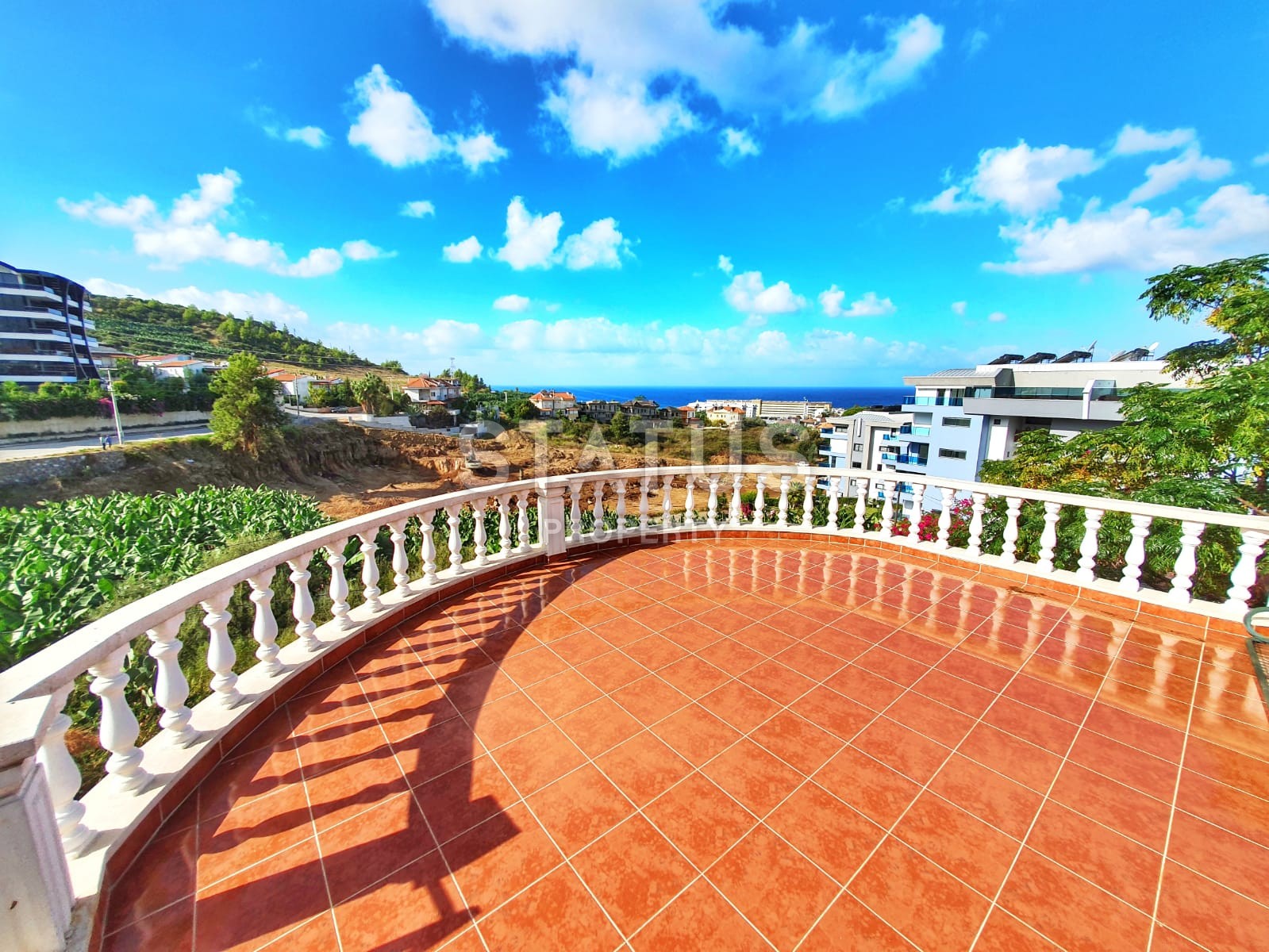 Вилла 3+1 с собственным садом и панорамой на средиземное море в районе Каргыджак, 400 м2. фото 3