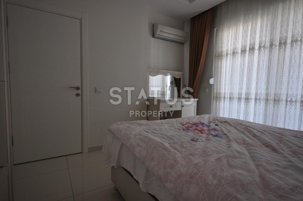 Просторная квартира 1+1 с мебелью и техникой у моря в районе Кестель, 70 м2. фото 3