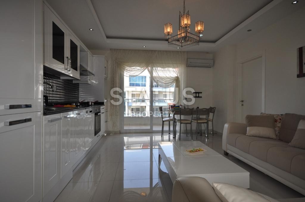 Просторная квартира 1+1 с мебелью и техникой у моря в районе Кестель, 70 м2. фото 4