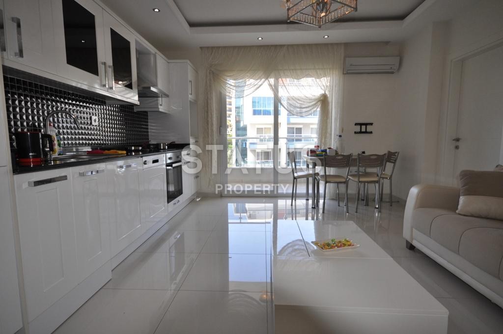 Просторная квартира 1+1 с мебелью и техникой у моря в районе Кестель, 70 м2. фото 12