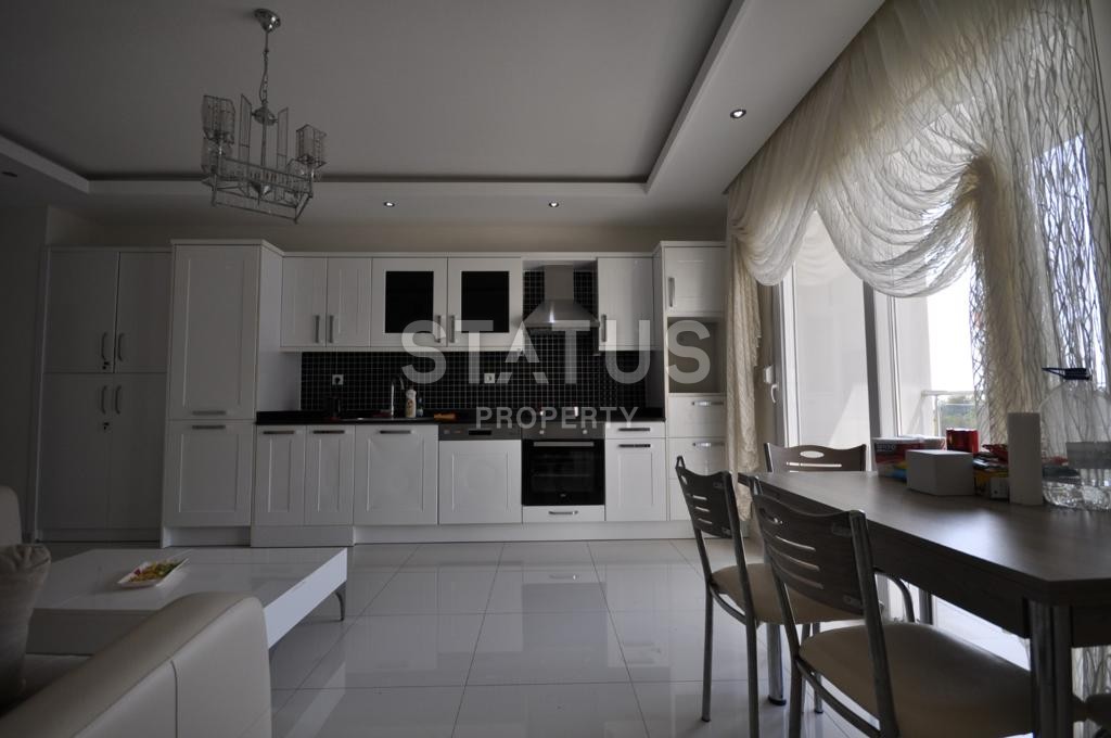 Просторная квартира 1+1 с мебелью и техникой у моря в районе Кестель, 70 м2. фото 13