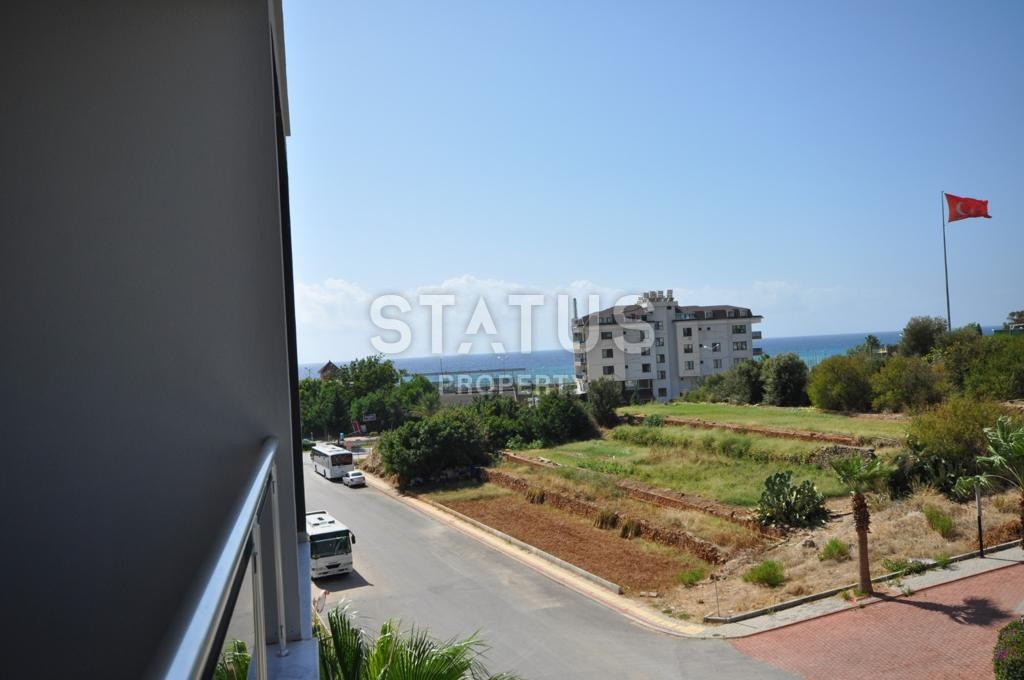 Просторная квартира 1+1 с мебелью и техникой у моря в районе Кестель, 70 м2. фото 14