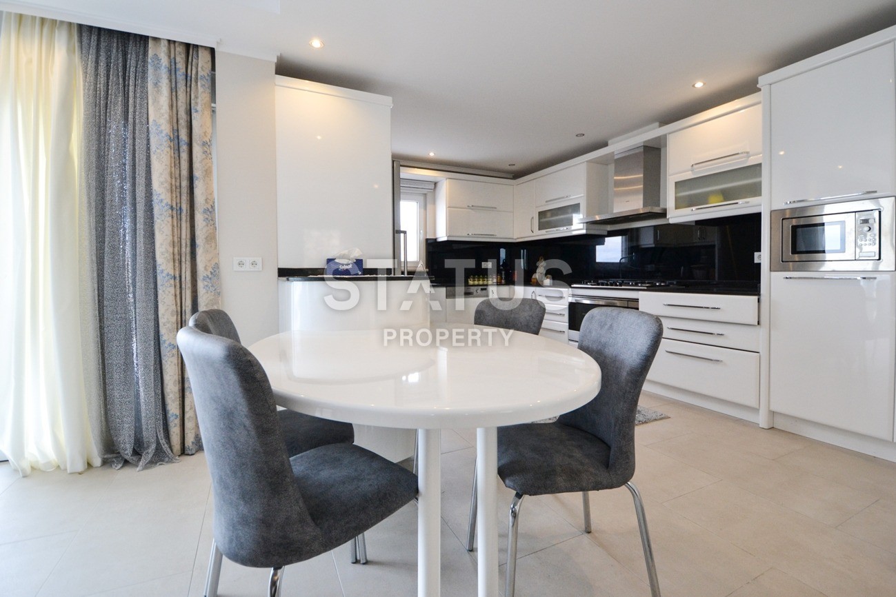 Luxurious villa layout 4+1, 220m2 with sea and mountain views in the Kargicak area фото 4