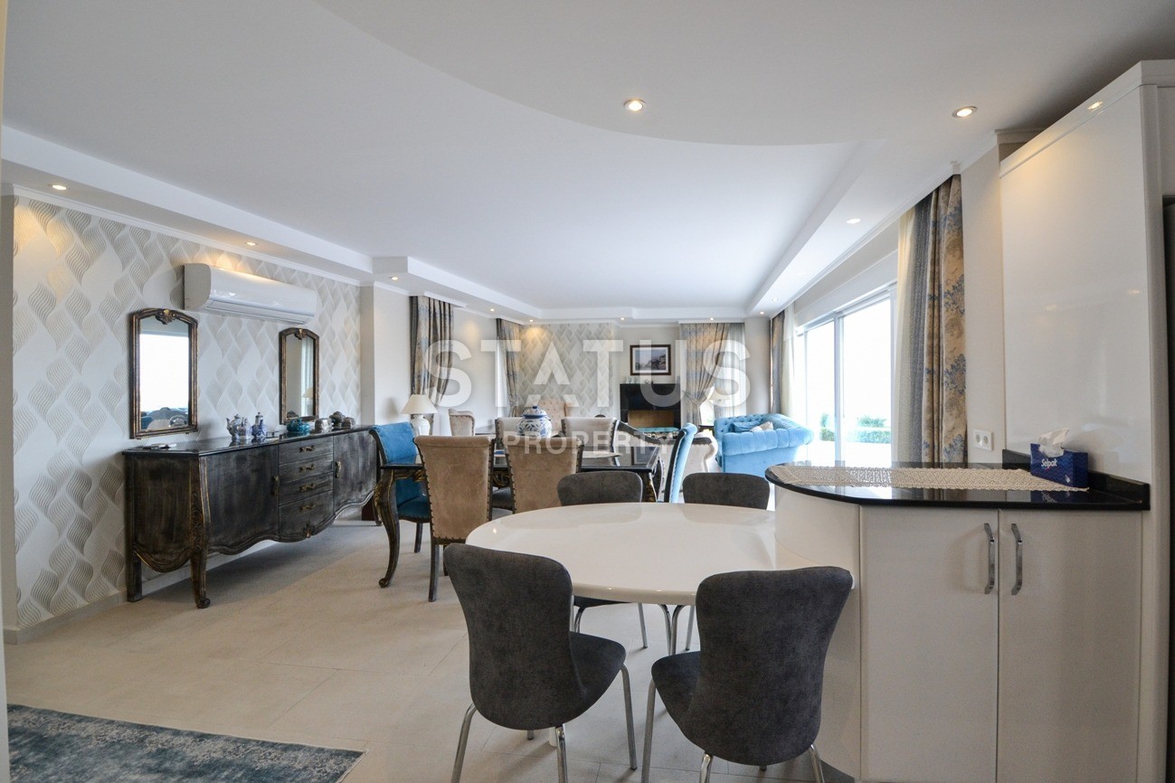 Luxurious villa layout 4+1, 220m2 with sea and mountain views in the Kargicak area фото 8