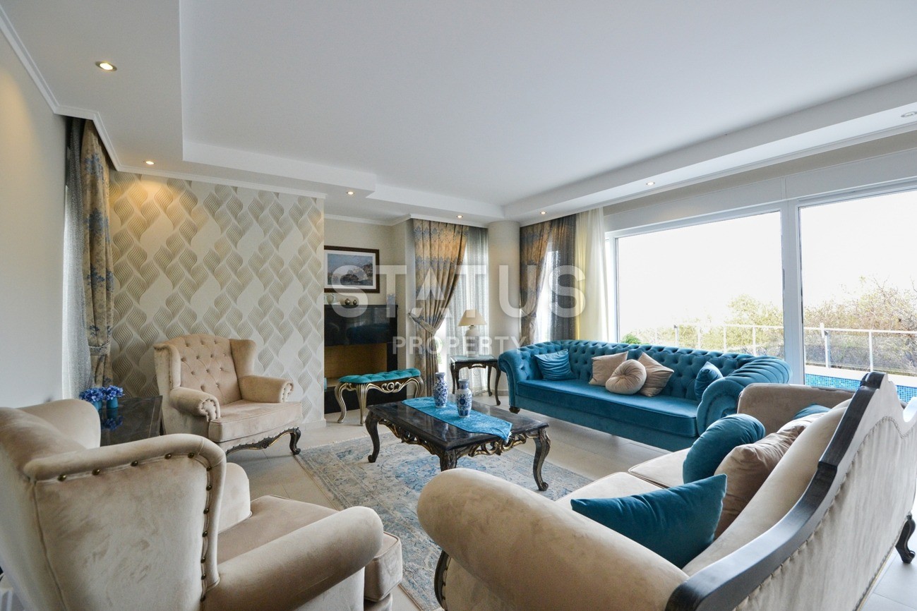 Luxurious villa layout 4+1, 220m2 with sea and mountain views in the Kargicak area фото 9
