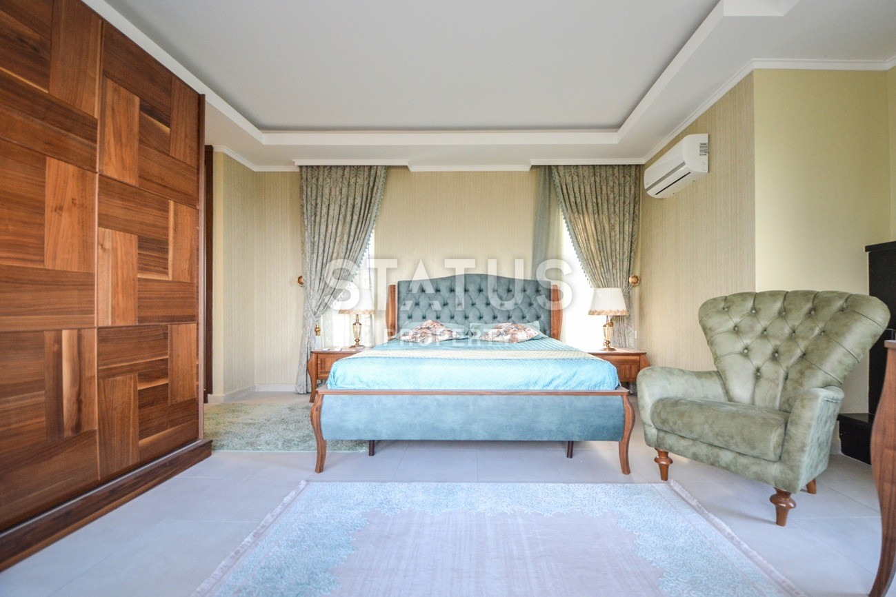 Luxurious villa layout 4+1, 220m2 with sea and mountain views in the Kargicak area фото 23