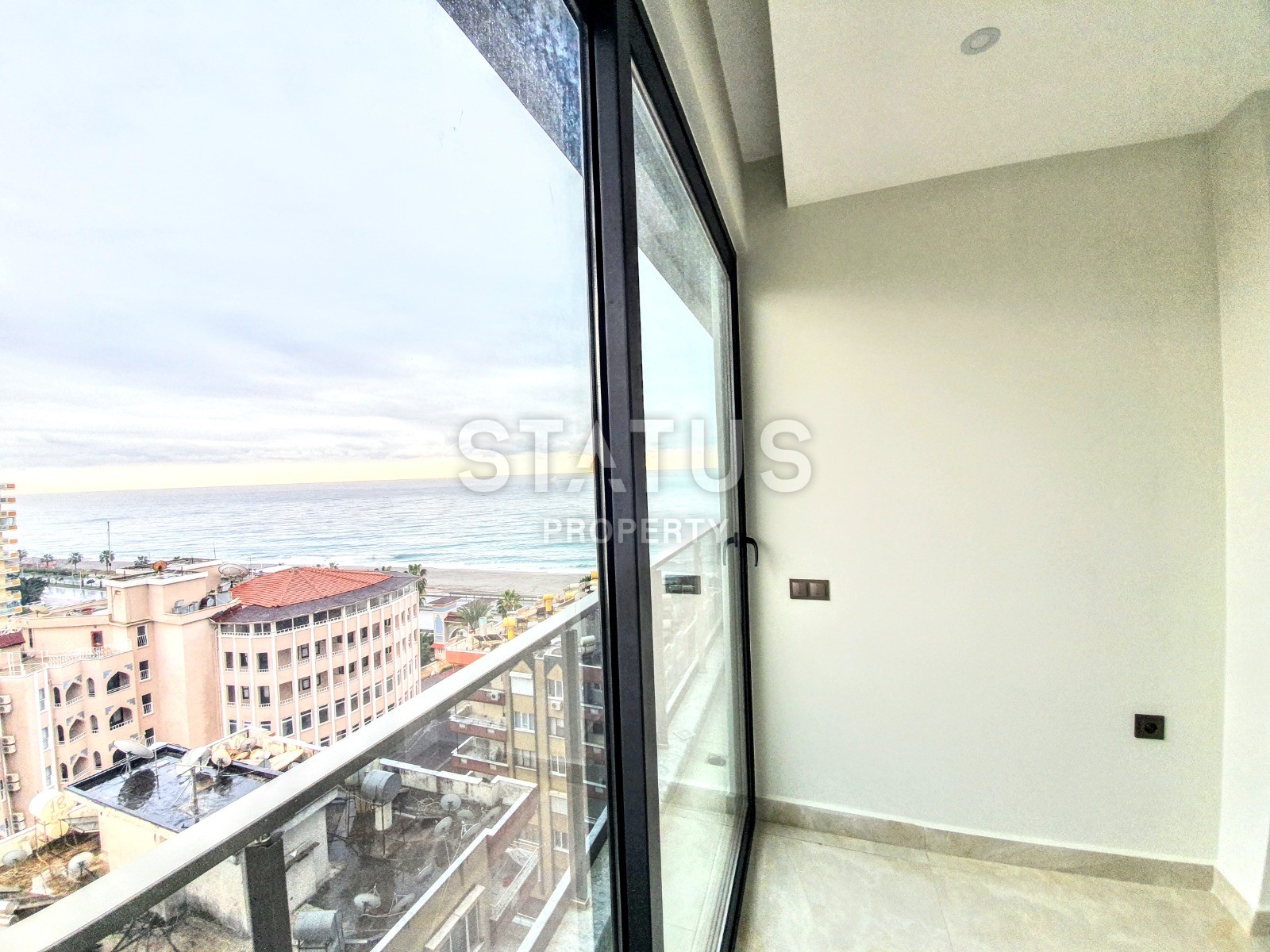 Апартаменты 1+1 в новом элитном комплексе на первой линии в Махмутларе, 55 м2. фото 32