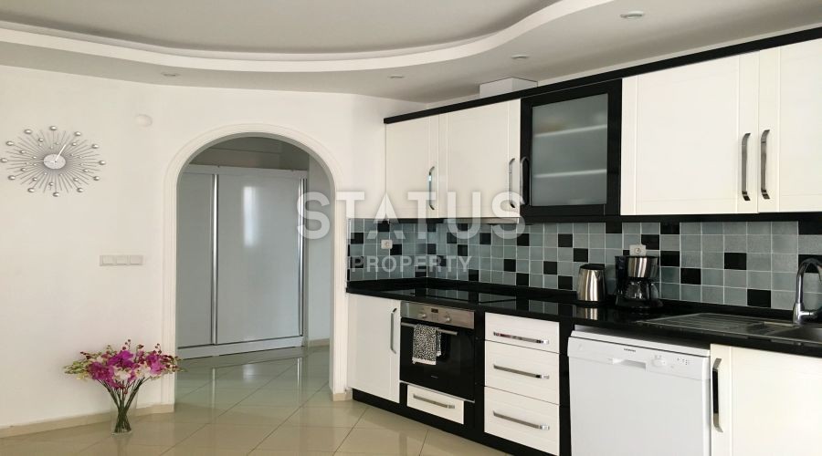 Трехкомнатная квартира с мебелью в центре города, 100 м2 фото 5