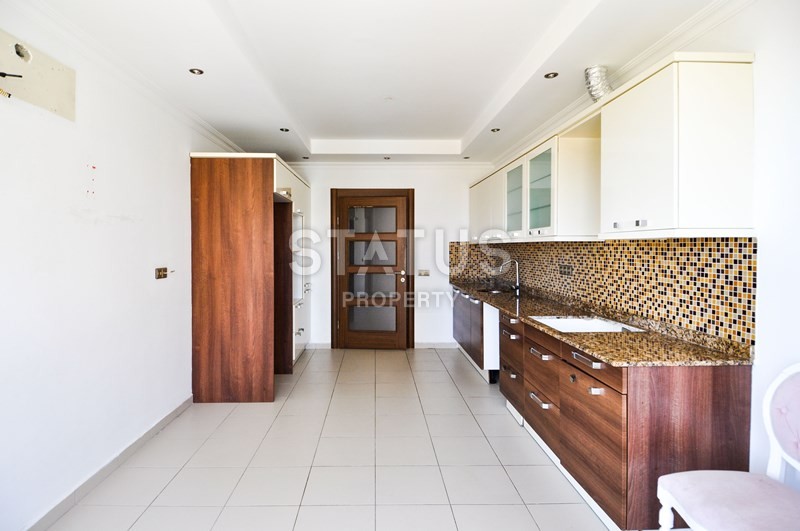 Море! Море! Море, которым вы будете наслаждаться из окон своей квартиры! Большая квартира на первой линии! фото 5