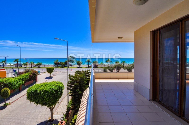 Море! Море! Море, которым вы будете наслаждаться из окон своей квартиры! Большая квартира на первой линии! фото 6