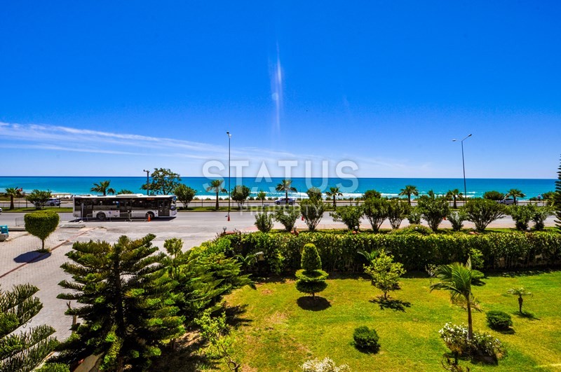 Море! Море! Море, которым вы будете наслаждаться из окон своей квартиры! Большая квартира на первой линии! фото 18