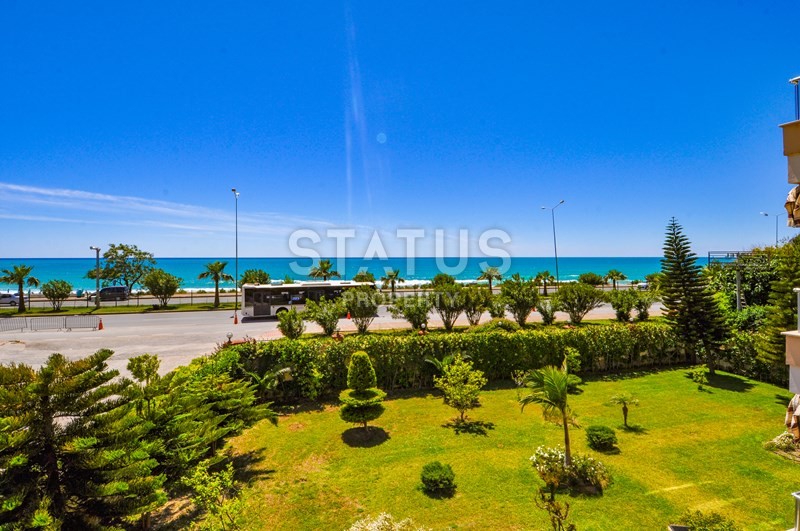 Море! Море! Море, которым вы будете наслаждаться из окон своей квартиры! Большая квартира на первой линии! фото 19