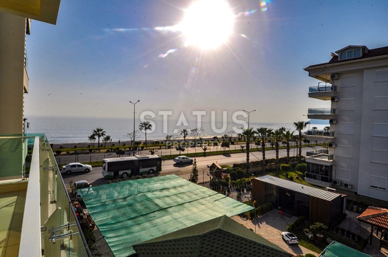 Апартаменты с мебелью на первой береговой линии с видом на море в Кестеле. 70 кв.м. фото 4