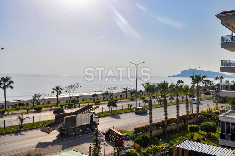 Апартаменты с мебелью на первой береговой линии с видом на море в Кестеле. 70 кв.м. фото 12