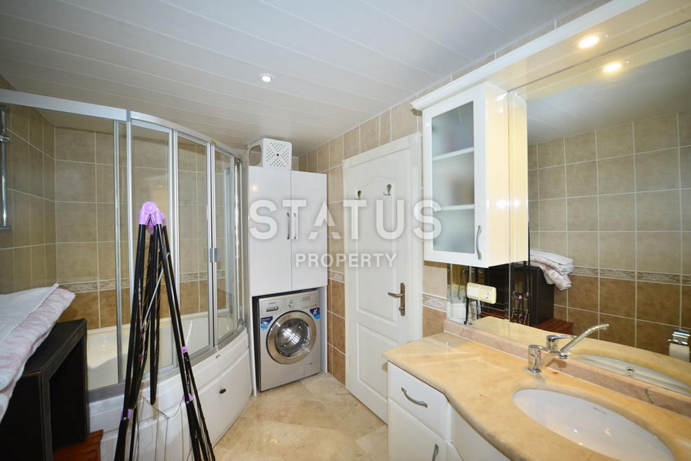 Triplex villa 5+1, 240 m2 with stunning views and excellent location in Kestel. фото 11