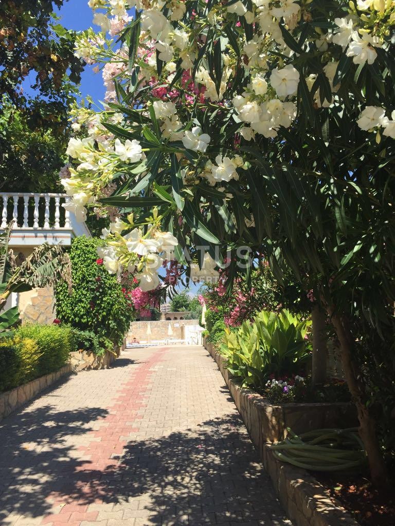 Triplex villa 5+1, 240 m2 with stunning views and excellent location in Kestel. фото 28