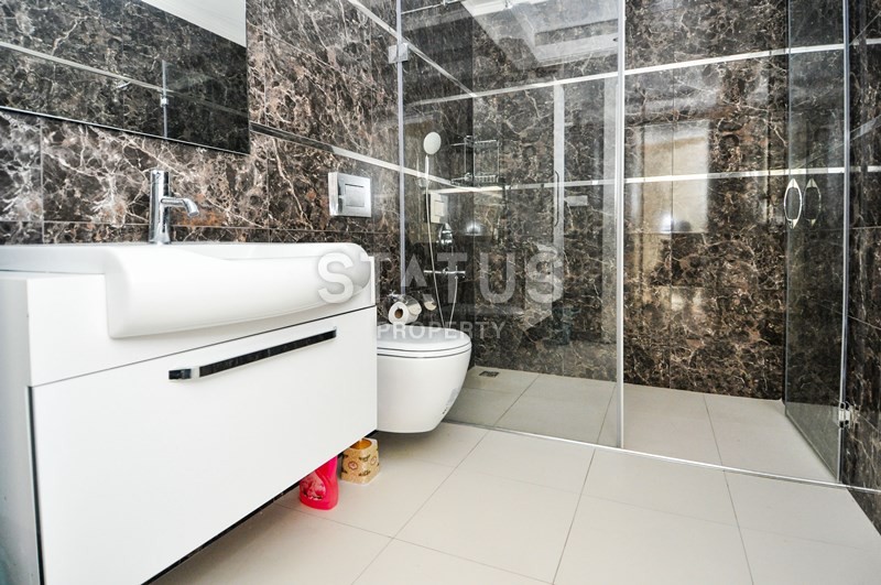 Апартаменты с мебелью на первой береговой линии с видом на море в Кестеле. 70 кв.м. фото 17