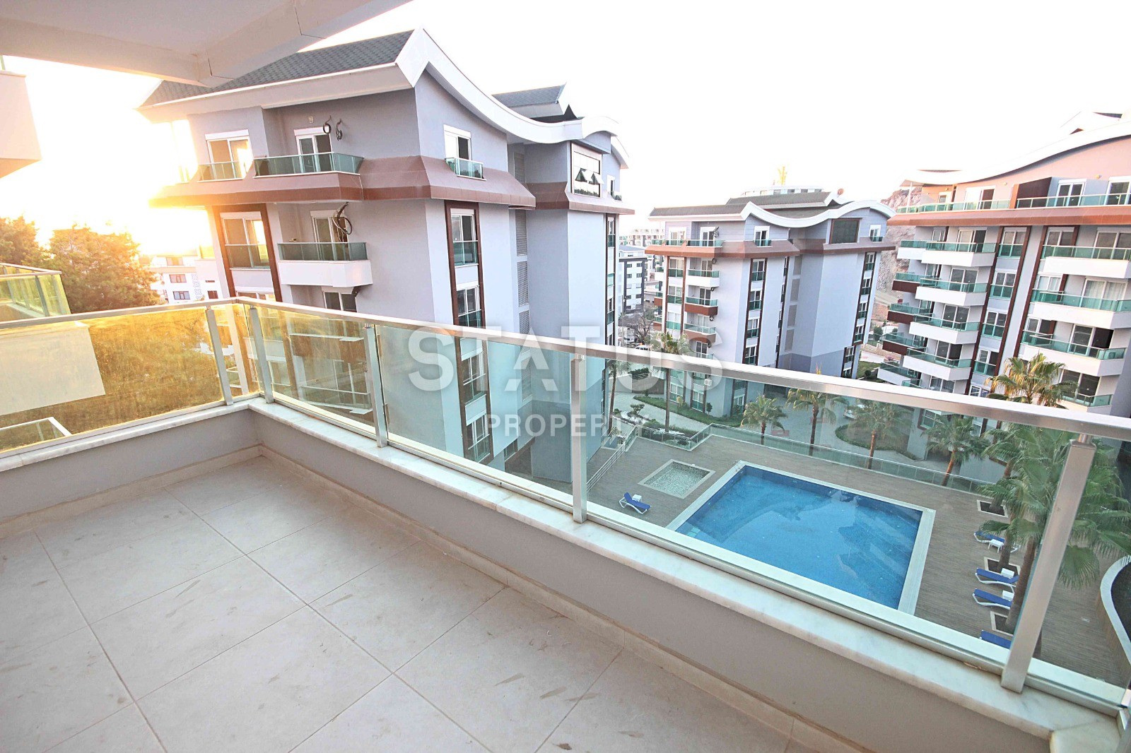 Spacious apartment 1+1, 65m2 in a luxury complex in the Kargicak area. фото 18