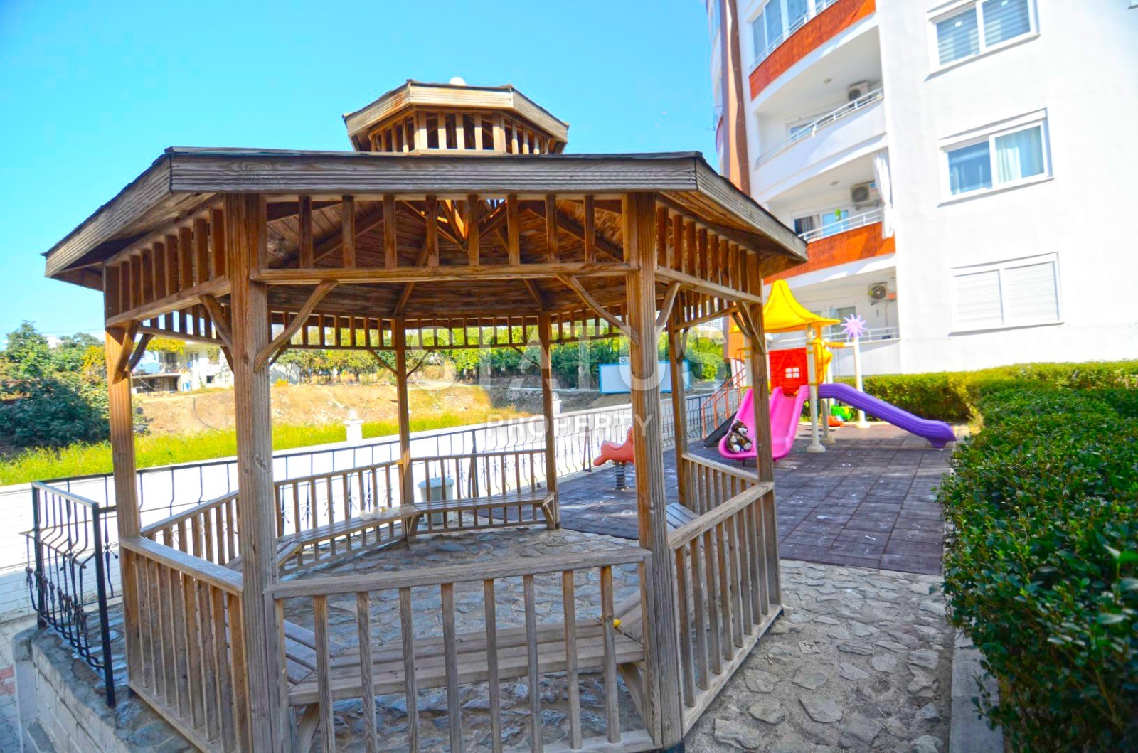 Меблированная квартира 1+1, 65м2 в комплексе с бассейном в районе Махмутлар. фото 2