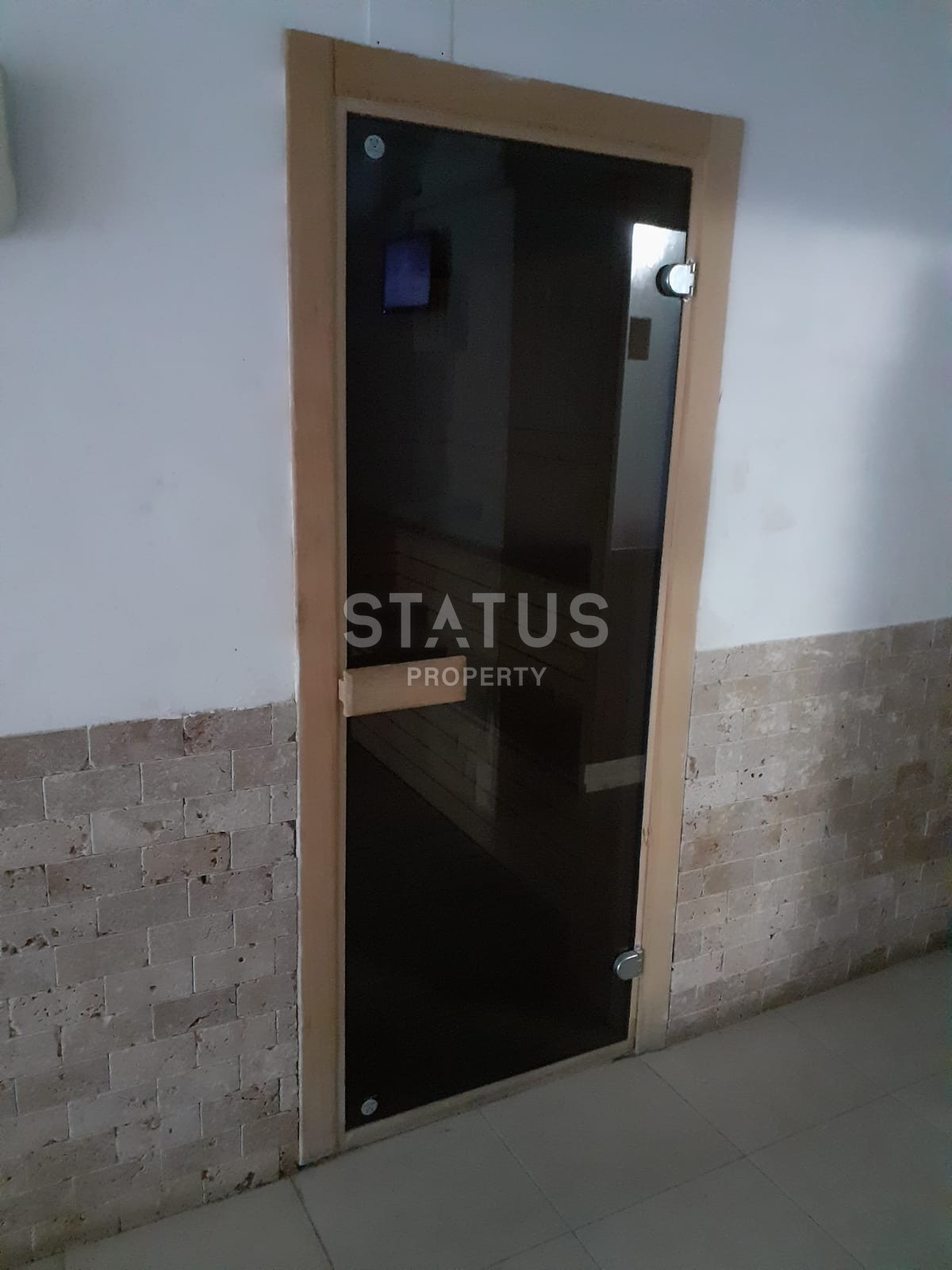 Furnished apartment 1+1, 65 m2, five minutes walk from the sea in Mahmutlar. фото 15