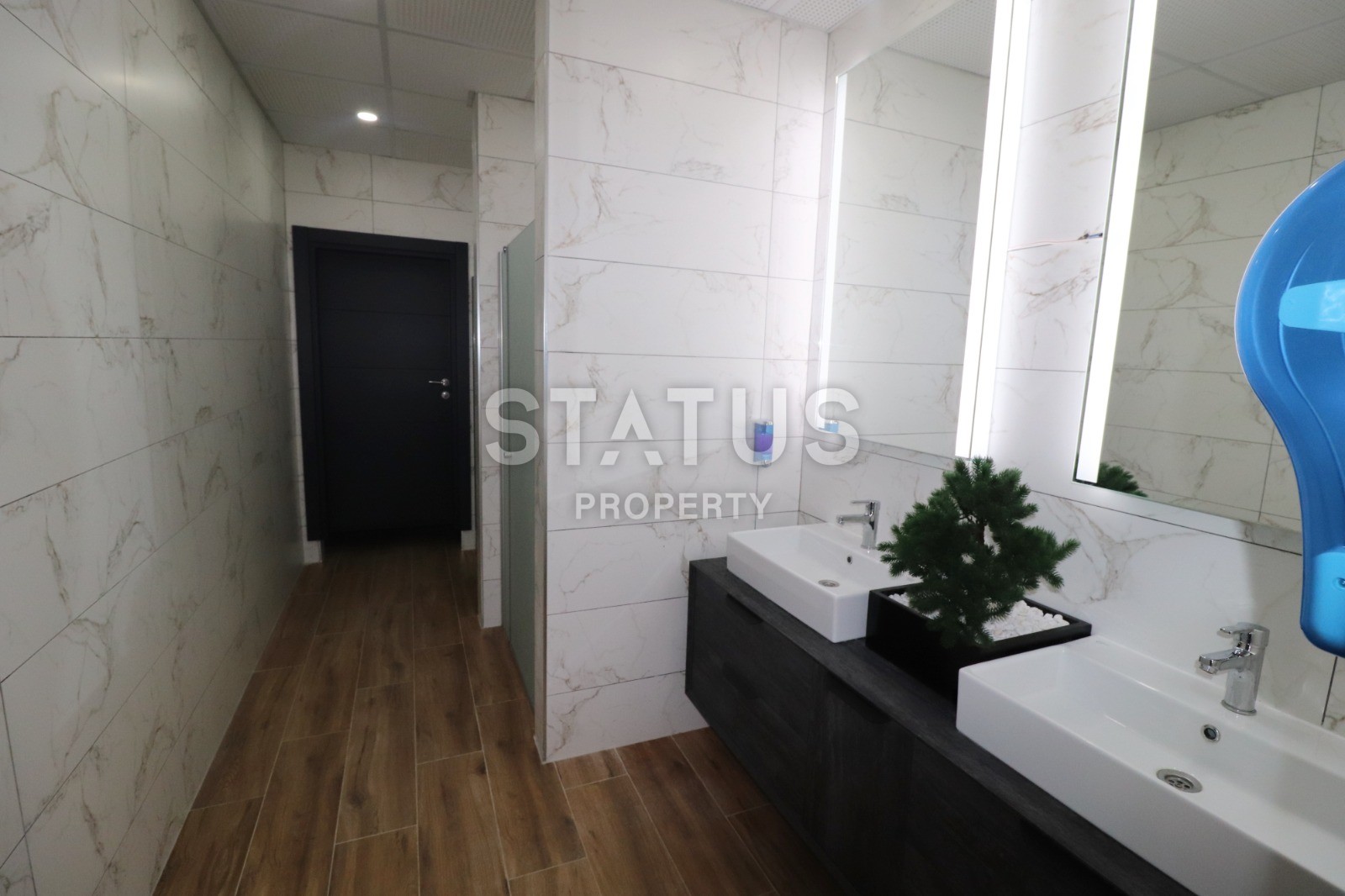 Трехкомнатная квартира в новом комплексе в центре города, 105 м2 фото 31