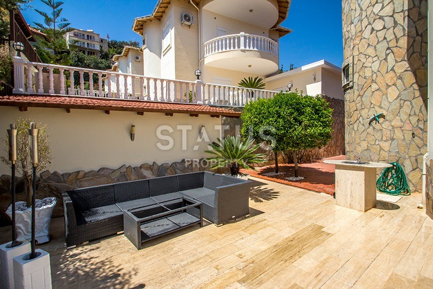 Villa 3+1 with panoramic views of the sea and the fortress. Alanya, Center. фото 3