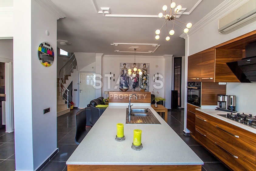 Villa 3+1 with panoramic views of the sea and the fortress. Alanya, Center. фото 14