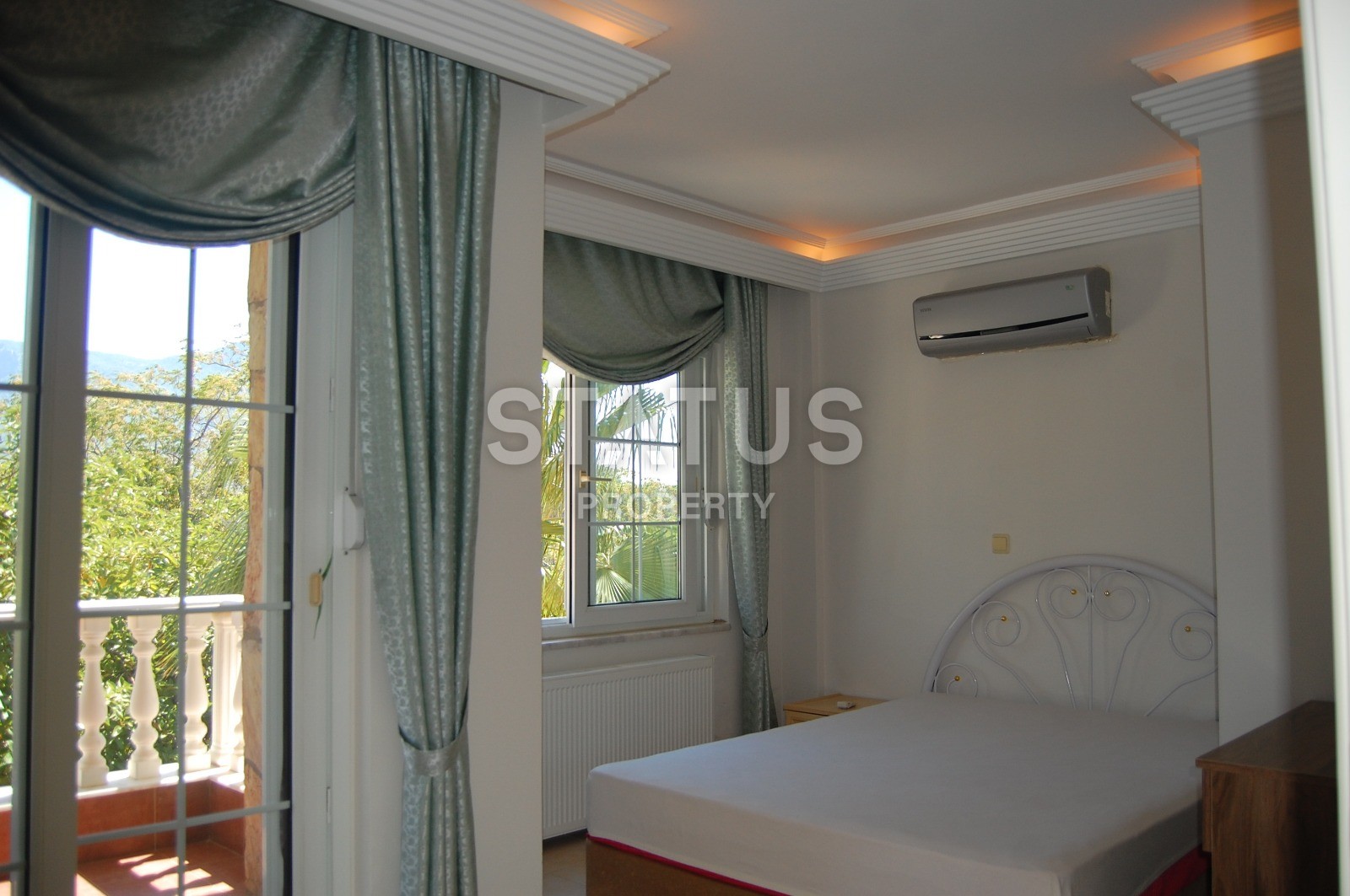 Villa 5+1, 355 m2 with a private plot and a swimming pool in the Oba area. фото 12